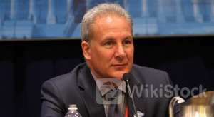 Peter Schiff Says 'Smart Money Is Selling' And Dumb Money Is Buying It Through ETFs: 'They Set Up Bitcoin