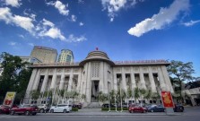 NHNN đã bán 6,4 tỷ USD để ổn định tỷ giá, có thể phải tăng lãi suất điều hành trong nửa cuối năm