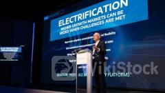 ステランティスが「中国車」を欧州で生産する事情 欧州委の追加関税で、零跑汽車との共同計画を見直し