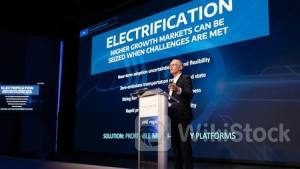 ステランティスが「中国車」を欧州で生産する事情 欧州委の追加関税で、零跑汽車との共同計画を見直し