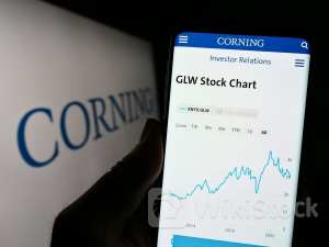 Why Apple's Glass Supplier Corning Shares Are Jumping Premarket Today - Corning (NYSE:GLW)