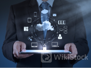 单日暴涨近12%! AI热潮之下的“低调赢家”康宁(GLW.US)股价大爆发