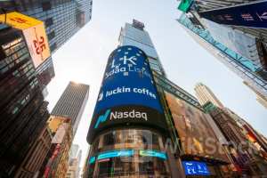Nasdaq, S&P 500 Futures Rise Amid Tech Buoyancy, Bitcoin Gains 2%: Analyst Warns Of Elevated Valuations A