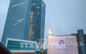 Chuyên gia: ECB cần có chính sách tiền tệ mới