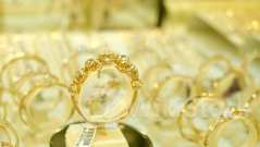 Giá vàng nhẫn đắt hơn vàng miếng, vượt 77 triệu đồng/lượng