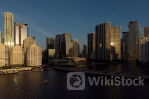 世界の信用環境、今後3カ月で悪化する見通し＝調査