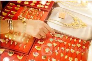 Không có quy định nào cấm mua bán vàng bằng tiền mặt