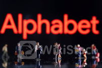 グーグル親会社、サイバー防衛企業買収へ協議か 230億ドル