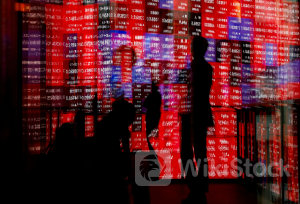 午前の日経平均は反発、トランプ・トレード継続 大幅安の反動も