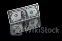 午後3時のドルは円後半へ反発、押し目買いで 介入警戒は不変