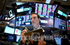 Chuyển động thị trường: Chỉ số Dow Jones lập kỷ lục nhờ báo cáo về doanh số bán lẻ của Mỹ