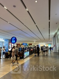 新商圈“吸睛”又“吸金” 深圳消费市场持续焕发活力
