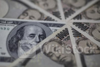 円が対ドルで急伸、一時156.09円 介入の観測も＝ＮＹ外為午前