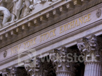 Tech shares tumble as Dow ends at 3rd straight record