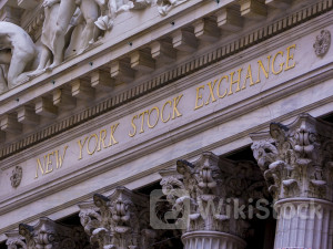 Tech shares tumble as Dow ends at 3rd straight record