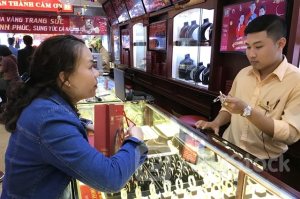 Giá vàng SJC bất ngờ tăng mạnh, vọt lên ngưỡng 80 triệu đồng mỗi lượng