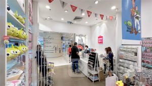 ＜Research＞BofAS Expects MNSO (09896.HK) 2Q Results Solid; Shrs Oversold