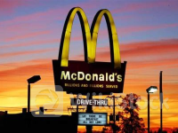 麦当劳(MCD.US)因系统故障关停30%日本门店