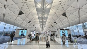 HK Transport Sec. Notes Airport Triggers Emergency Response Mechanism Instantly