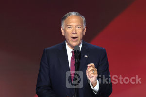 日鉄、ポンペオ氏起用 USスチール買収へ取り組み強化