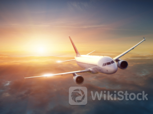 瑞安航空(RYAAY.US)Q1利润遭重创，近半蒸发!夏季机票价格战或愈演愈烈