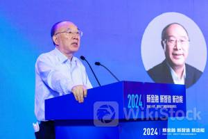 黄奇帆谈新质生产力：解决当前经济发展的三个不可持续问题