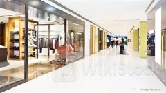 ＜Research＞UBS Downgrades HANG LUNG PPT, CR MIXC to Neutral, Citing Slowing Luxury Retail Sales in CN