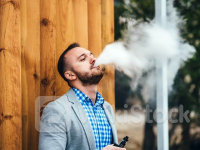 因Zyn尼古丁袋需求强劲 菲利普莫里斯(PM.US)Q2业绩超预期并上调年度指引