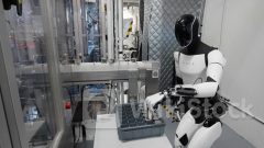 TSLA｜特斯拉第二季純利遜預期 盤後股價跌2%