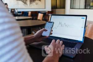 Fiserv Surpasses Q2 Earnings Estimates - Fiserv (NYSE:FI), Flywire (NASDAQ:FLYW)