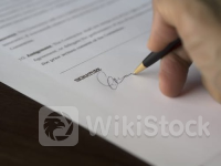 阿斯利康(AZN.US)Q2营收同比增长13% 上调全年业绩指引