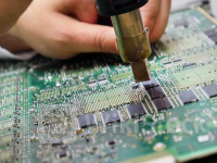 因汽车芯片持续低迷 意法半导体(STM.US)再度下调年度营收预期