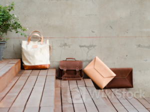 惨淡需求使欧洲奢侈品股齐遇“寒冬” 老牌巨头LVMH(LVMUY.US)也难逃厄运