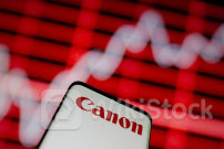 キヤノン株が9％超高、営業益予想の上方修正 第1四半期からの「挽回」好感