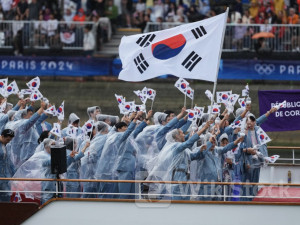 IOC apologises for S Korea gaffe at Games' opening