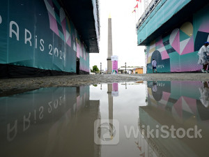 Rain causes havoc with Paris schedules