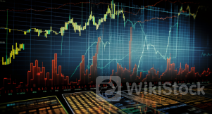 Peter Schiff Warns Of Potential Market Crash, Small Cap Stocks See Major Investments And More: This Week