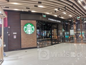 财报前瞻 | 多重逆风仍存 星巴克(SBUX.US)Q3难扭业绩颓势