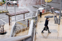 失業率6月は2.5％に改善、人手不足 有効求人倍率1.23倍に小幅低下