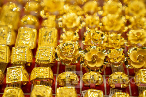 Trong khi giá vàng miếng SJC ‘bất động’ thì vàng nhẫn tăng ở cả hai chiều