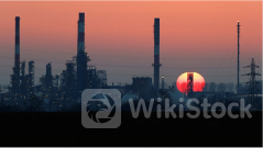 Giá dầu thế giới chịu áp lực bán mạnh do nhu cầu tiêu thụ kém